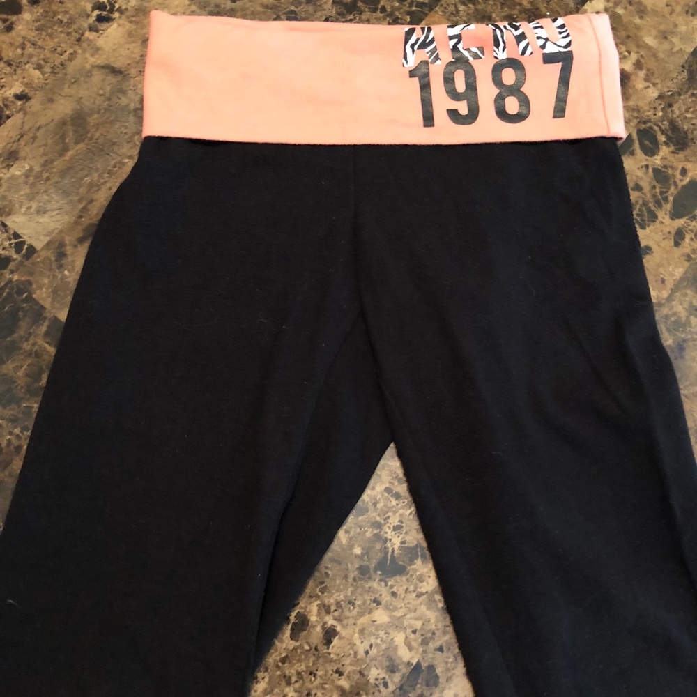 💯% Authentic Aeropostale Long Stretch pants.